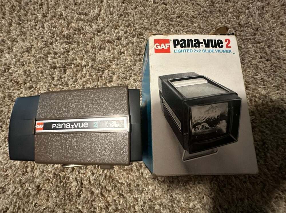 Vintage GAF Pana-Vue 2 Lighted 2x2 Slide Viewer with Original Box